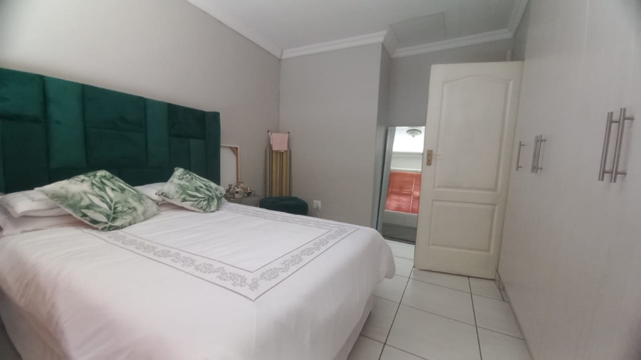 4 Bedroom Property for Sale in Langenhovenpark Free State